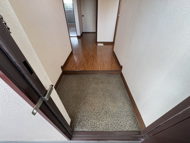 玄関　パールハイツくれない