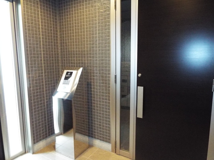 エントランス　清潔なエントランスです