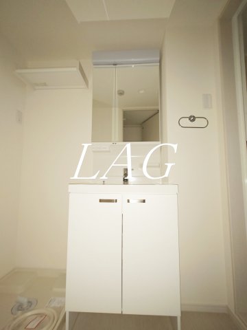 洗面設備　独立洗面台です。（同一仕様）