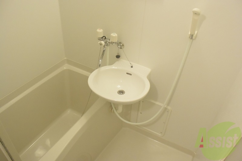 バス・シャワールーム　１日の疲れ癒せます。