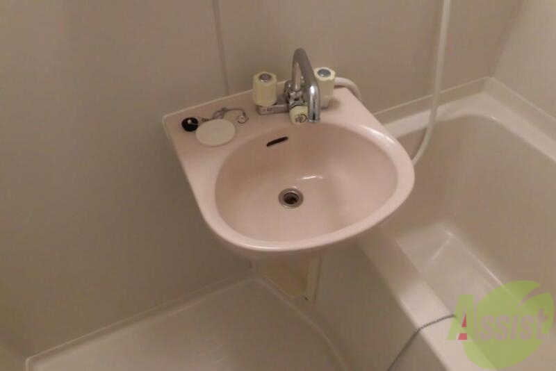 洗面設備　可愛い洗面台で掃除も楽々