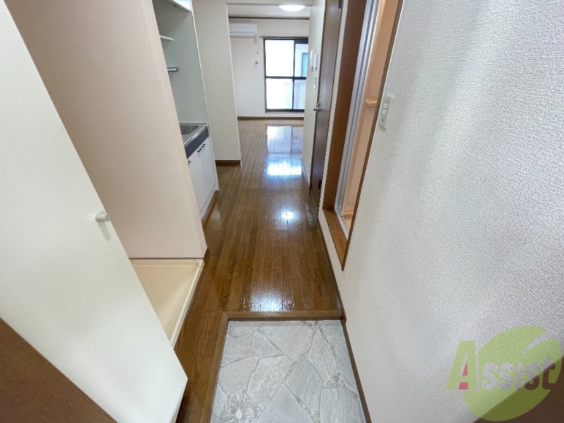 玄関　広い玄関ですね