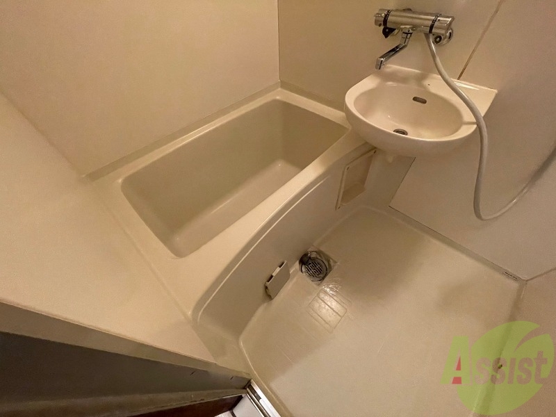 バス・シャワールーム　お風呂になります。一日の疲れを癒してくださいね。