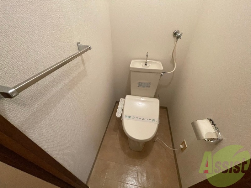 トイレ　ウォシュレット機能がついたトイレ。安心して使用できますね。