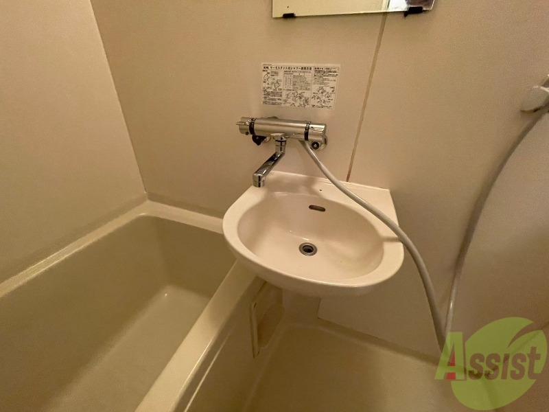 洗面設備　こちらに洗面台があります。朝の洗顔はこちらで。