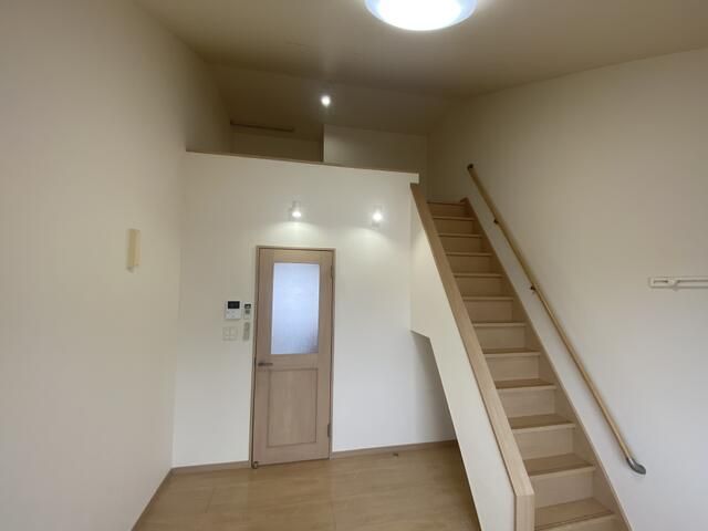 居室・リビング　※別号室参考写真