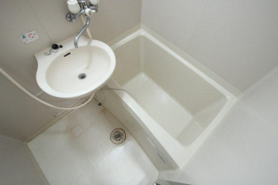 バス・シャワールーム　※別部屋の写真です