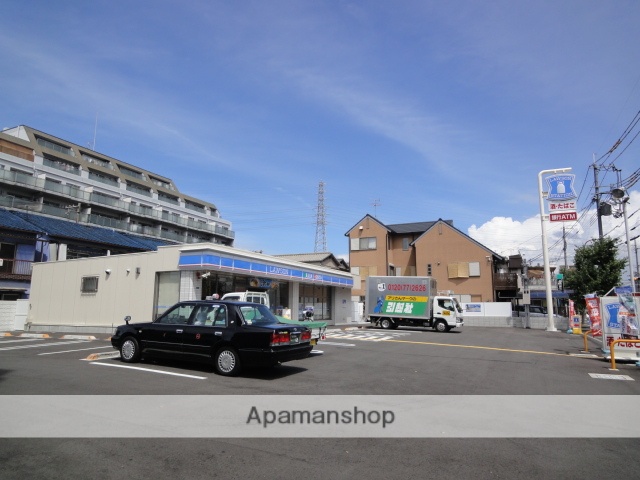 コンビニ　（コンビニ）まで300m