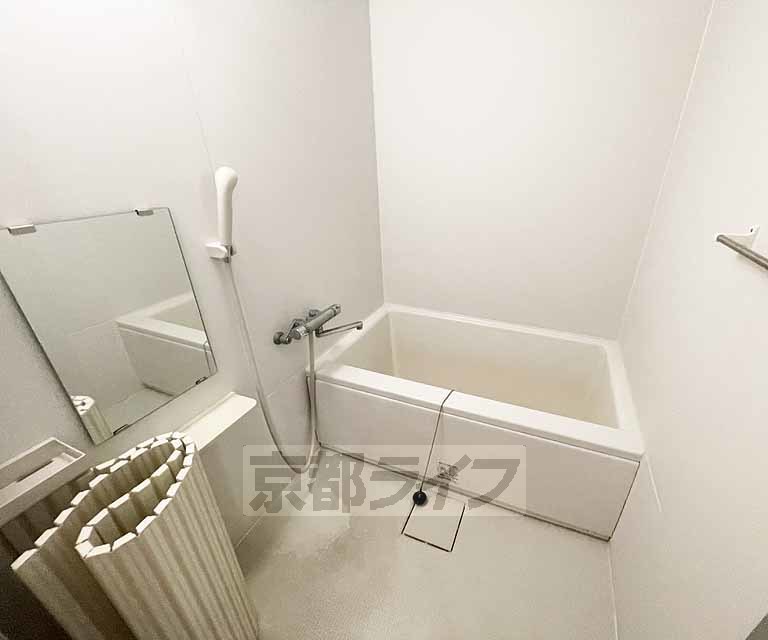 バス・シャワールーム　バスルーム入替済みでキレイですよ。