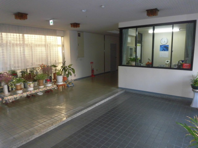ロビー　管理人さん常駐