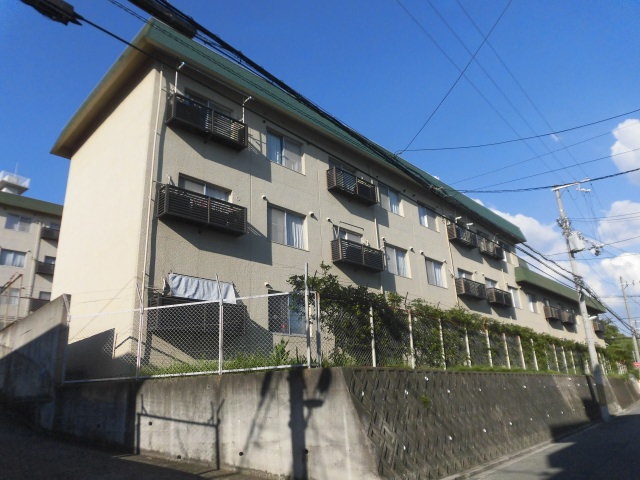 建物外観　明るい建物