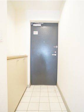 玄関　同物件・別タイプのお部屋になります。（参考写真）