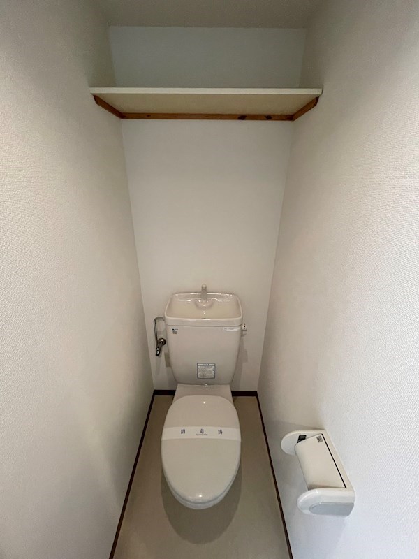 トイレ　※同タイプの他のお部屋です