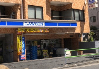 コンビニ　ローソン麻布三ノ橋店（コンビニ）まで45m