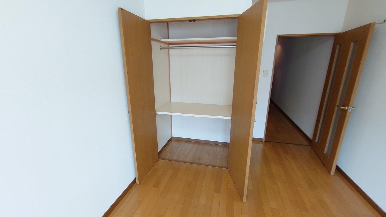 収納　お洋服を掛けて収納できるクローゼット♪