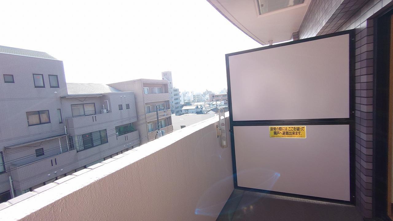 バルコニー　日当たりの良い南東向きのバルコニー♪