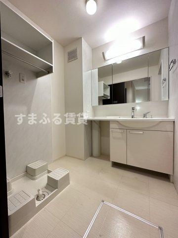 洗面設備　同仕様　反転