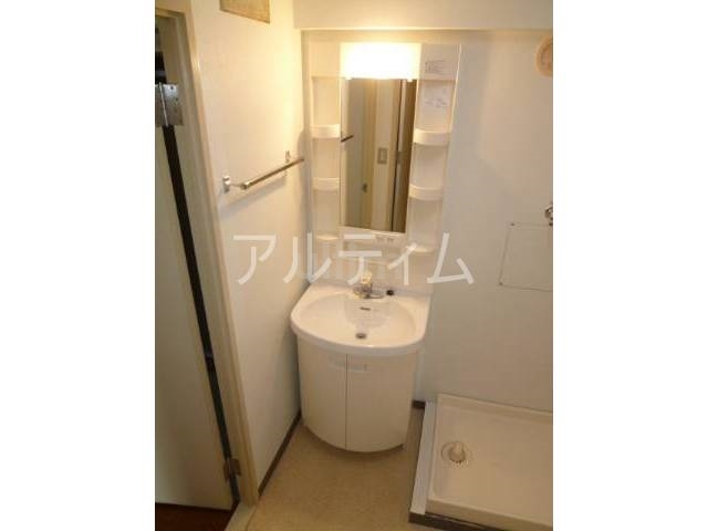 洗面設備　別タイプのお部屋です　ご参考までに