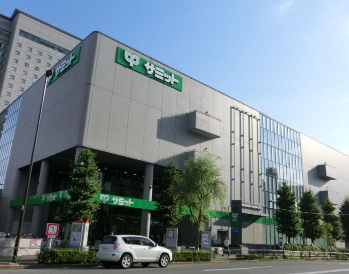 スーパー　サミットストア イースト21店（スーパー）まで682m