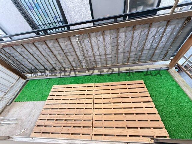 バルコニー　バルコニーからの眺めを楽しみながら食事をしませんか