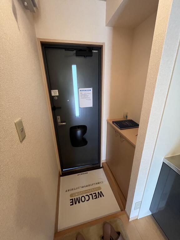玄関　反転タイプのお部屋です