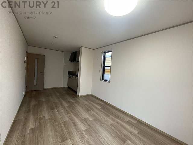 居室・リビング　エアコン付きで快適に過ごせます♪