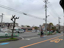 コンビニ　セブン－イレブン　茨木奈良町店（コンビニ）まで242m