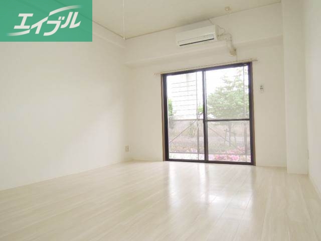 居室・リビング　同タイプのお部屋の写真です