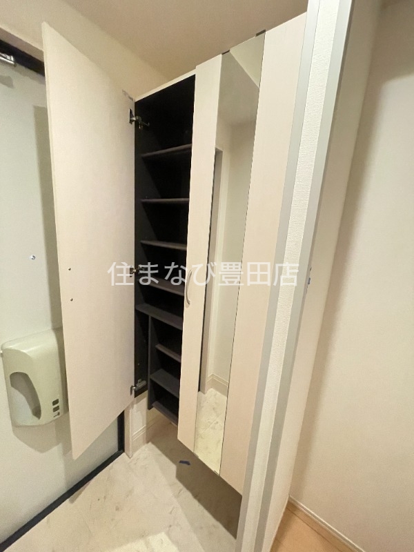 収納　同型別部屋写真（反転）