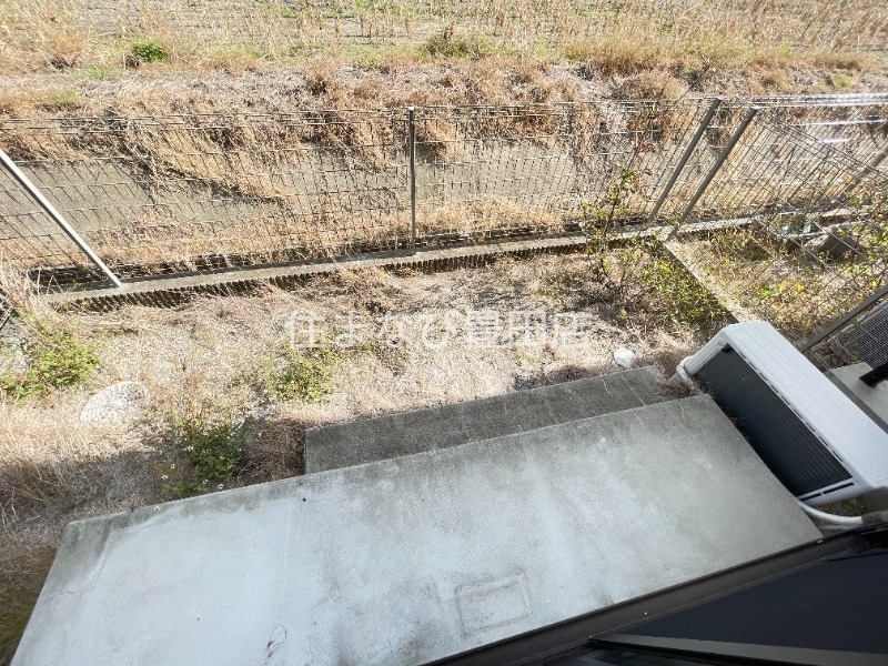 バルコニー　同型別部屋写真（反転）