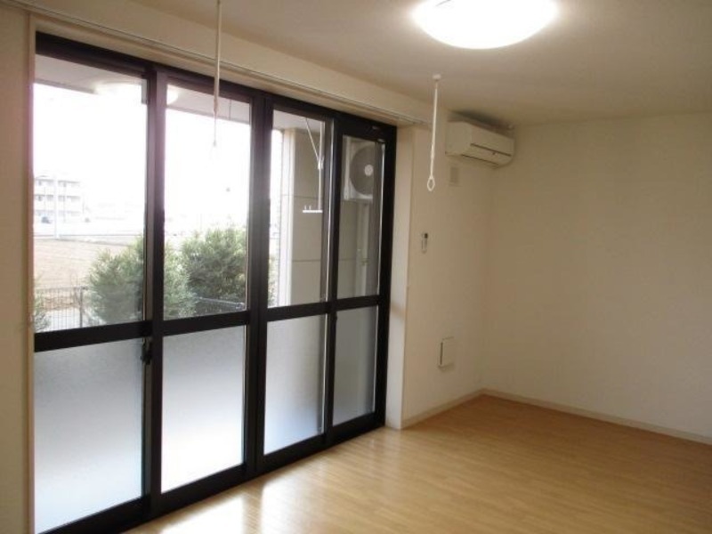 居室・リビング　図面と現状に相違がある場合には現状を優先