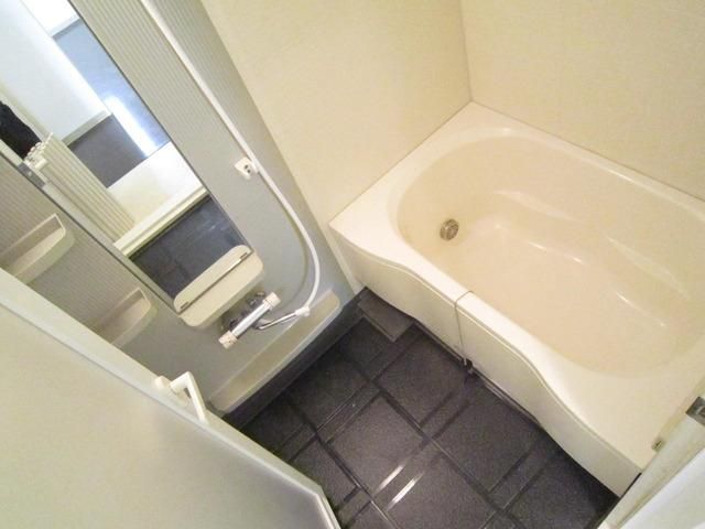 バス・シャワールーム　追い焚き機能付き