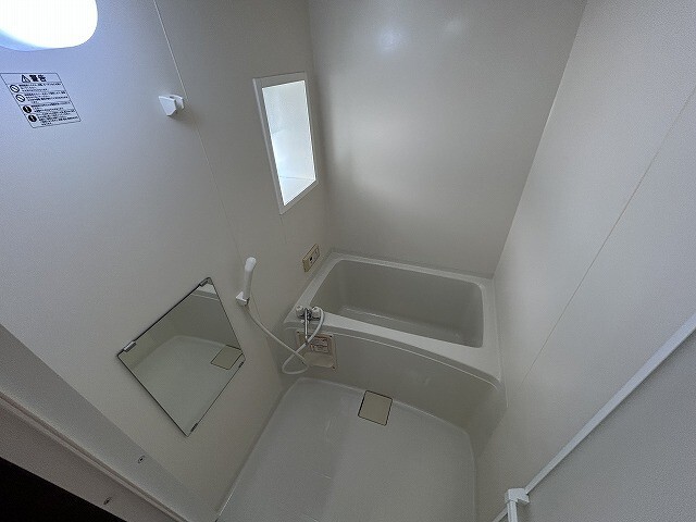 バス・シャワールーム　※別室同じ間取りの写真。現況を優先します。