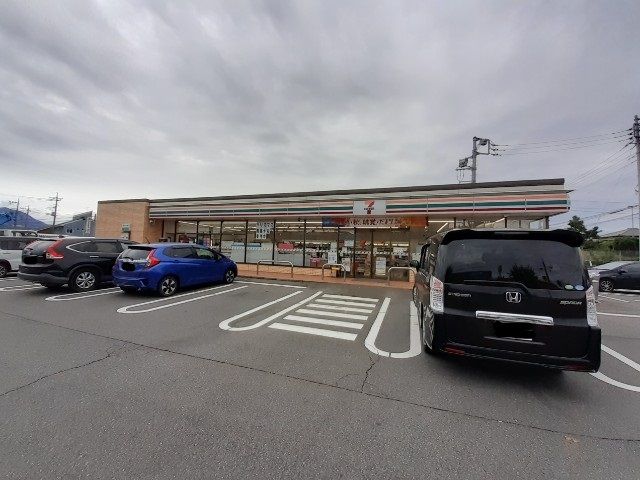 コンビニ　セブンイレブン渋川金井店（コンビニ）まで750m