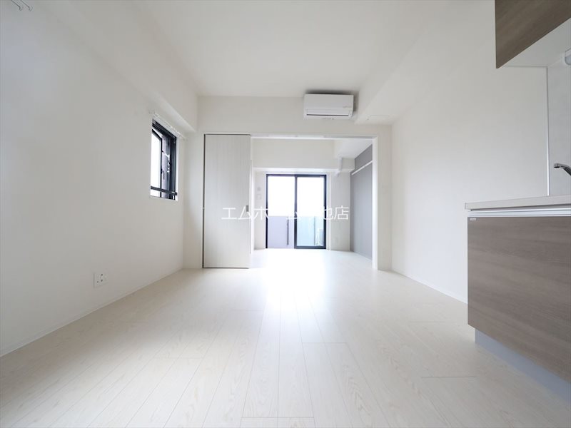 バルコニー　LDK10.6帖　エアコン付　換気良好　洋室と繋げて使用OK