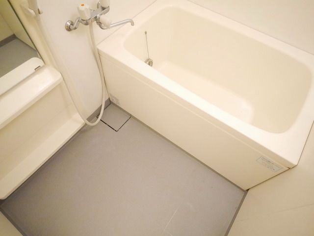 バス・シャワールーム　★追い焚き機能付きです★