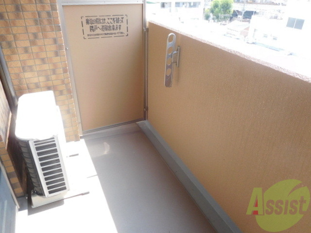 バルコニー　あかるいバルコニー