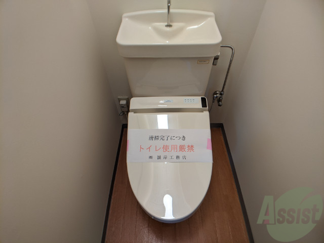 トイレ　人気のバストイレ別のお部屋です。嬉しいですね～。