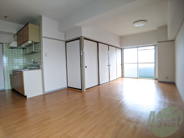 居室・リビング　明るい光が差し込む素敵なお部屋ですね～。