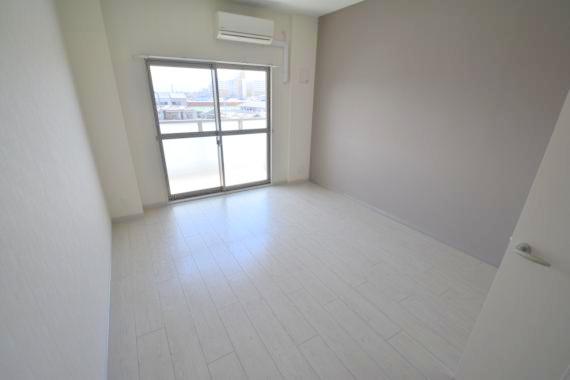 居室・リビング　解放感があって心地よいリビングです。