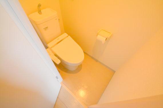 トイレ　綺麗なトイレにはウォシュレット標準装備です。