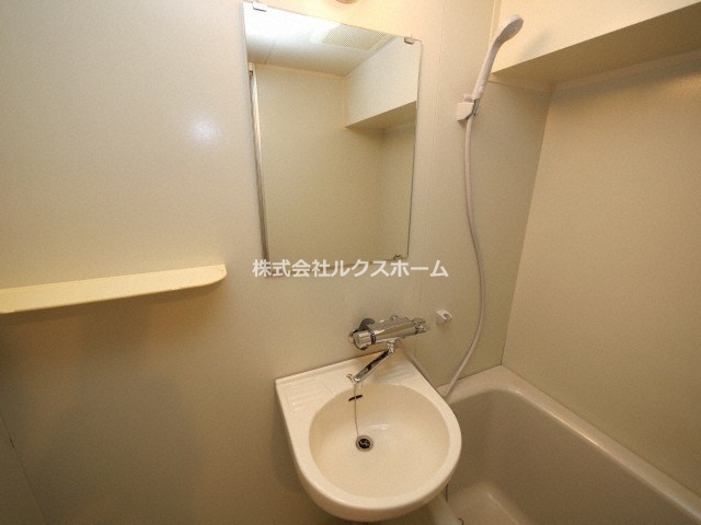 洗面設備　コンパクトで使いやすい洗面所