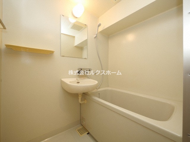 バス・シャワールーム　日々の疲れを癒すお風呂付です