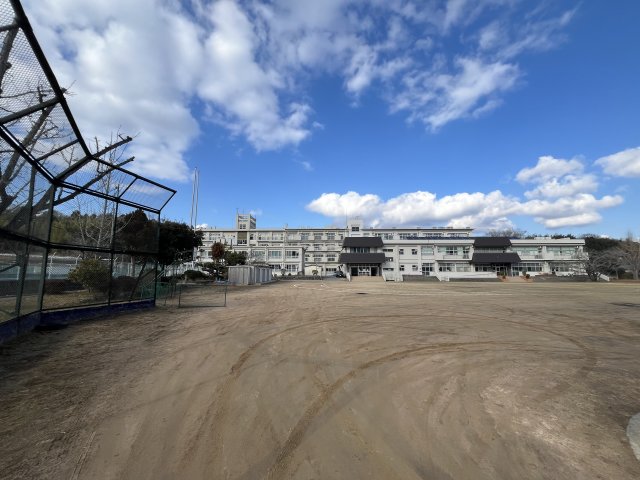 小学校　宝塚市立西谷小学校（小学校）まで4600m