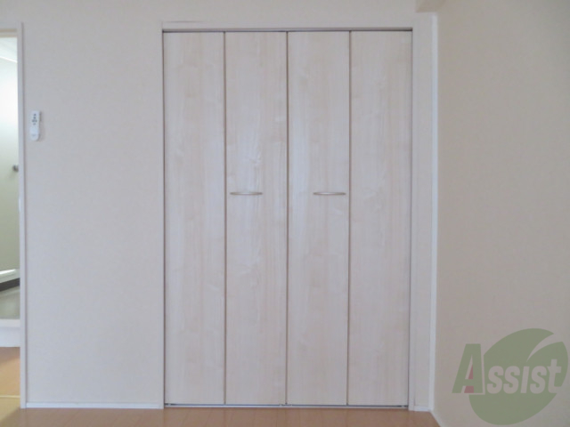 収納　大きな扉ですねー。中を見るのが楽しみですね。