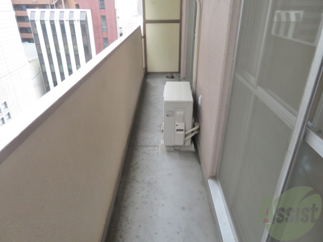 バルコニー　バルコニーは、十分なスペースがございます。