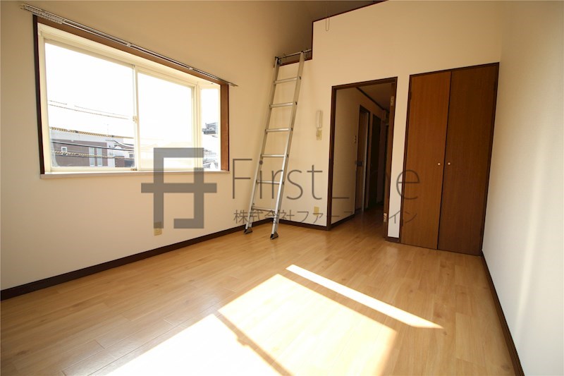 居室・リビング　別号室の写真です