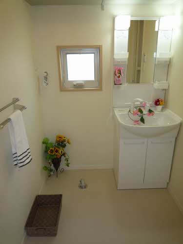 洗面設備　家具・インテイリアは含みません。