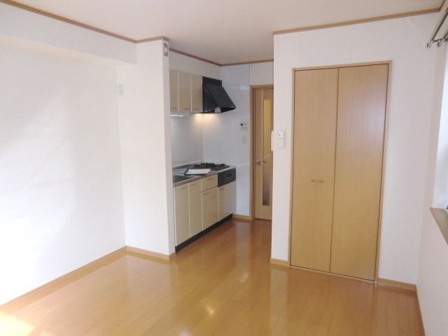 居室・リビング　バルコニーから見た居室です