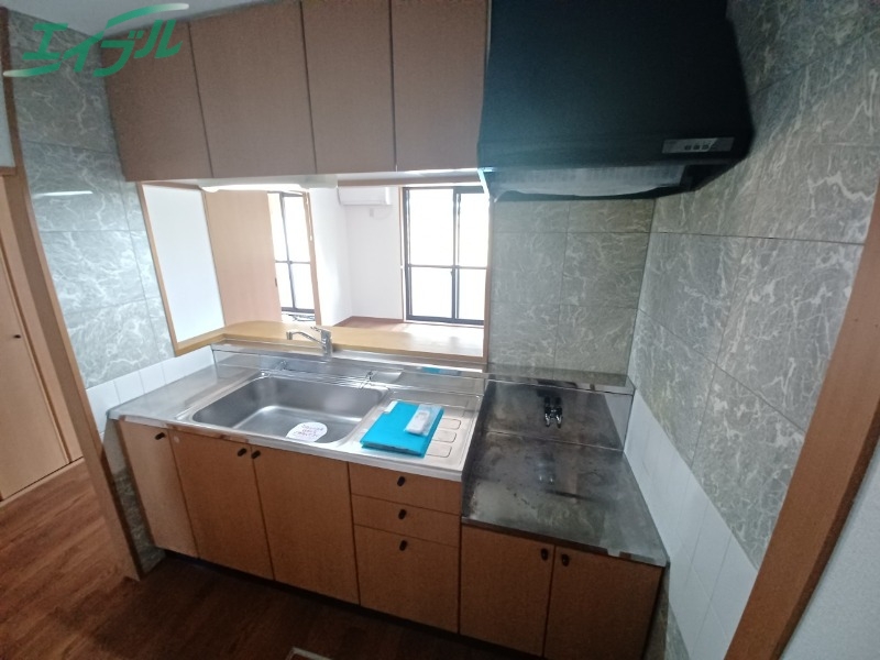 キッチン　同物件別室画像